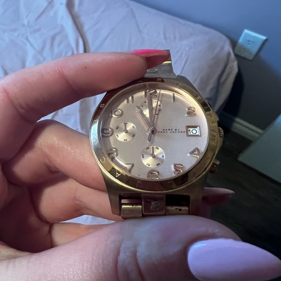 Marc Jacobs Watch - Picture 2 of 2